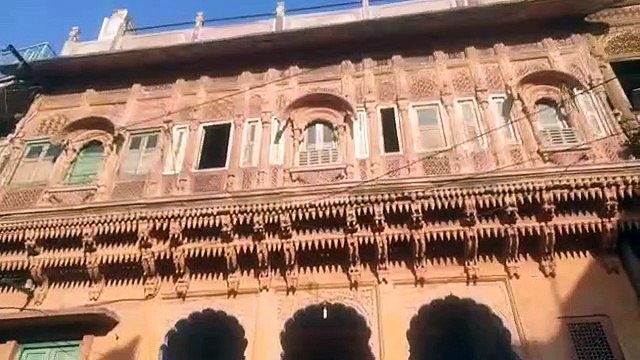 घर में घुसे युवक ने बच्ची को पकड़ चाकू से धमकाया, दादी से सोने के टॉपस लूटे