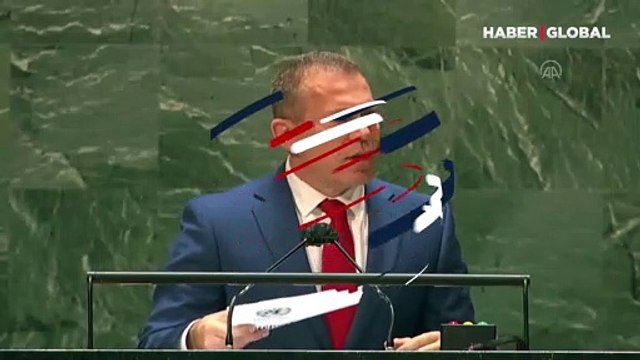 İsrail BM Temsilcisi BM İnsan Hakları raporunu yırttı