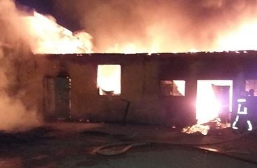 Son dakika: Tarsus'ta çiftlik evi çıkan yangında küle döndü