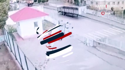 Van'da köpeğin saldırdığı çocuğu güvenlik kurtardı