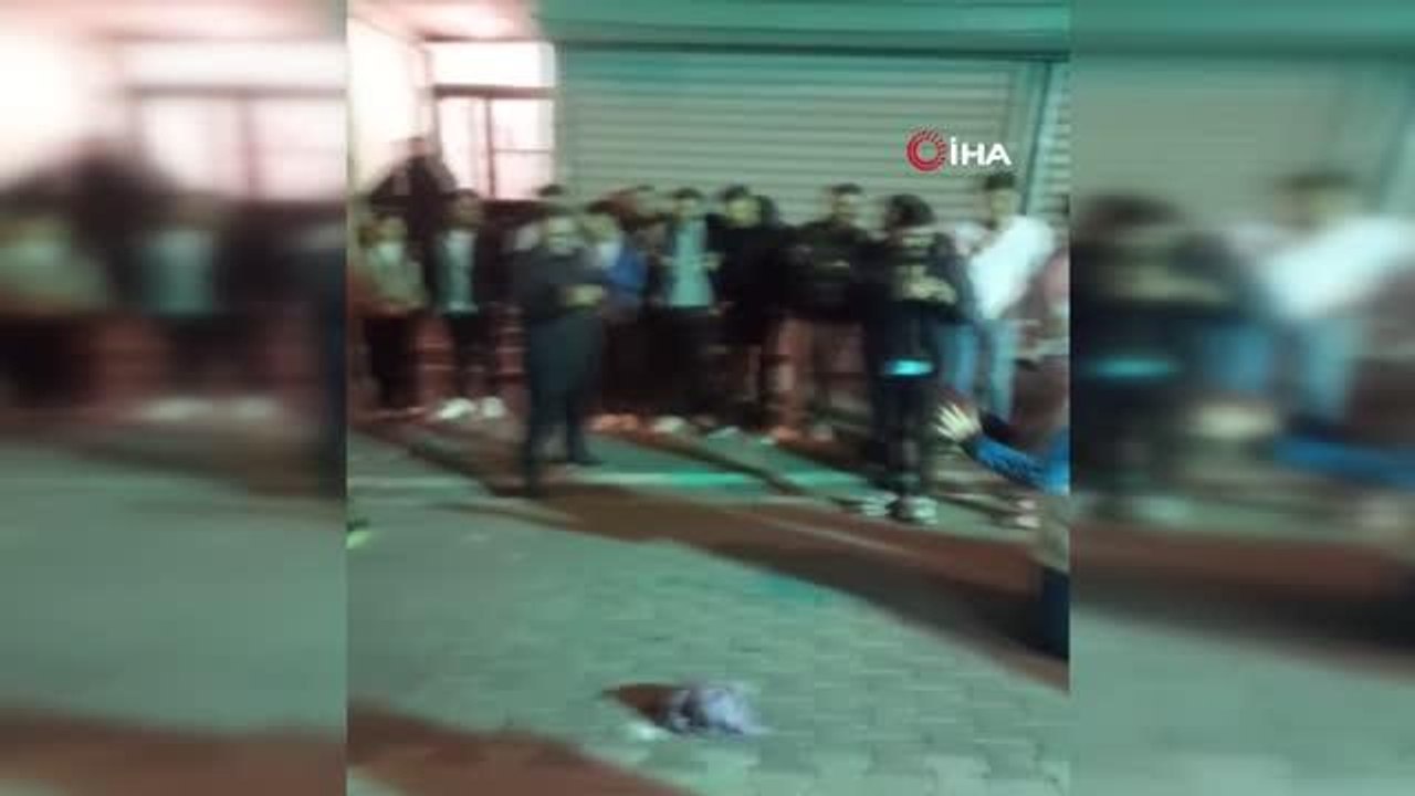 İlginç figürlerini gören gençler telefona sarıldı! Taklacı teyzenin dansı ağızları açık bıraktı