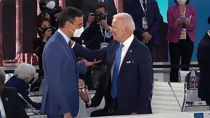El yuyu de Biden con Sánchez. El presidente americano cruza los dedos al hablar con el español