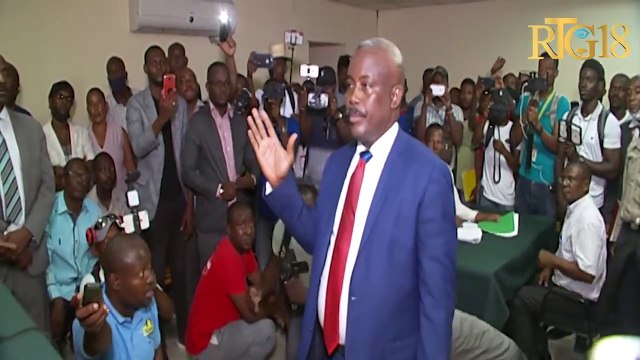 Prestasyon sèman ak enstalasyon nouvo komisè gouvènman pòtoprens mèt Jacques Lafontant.