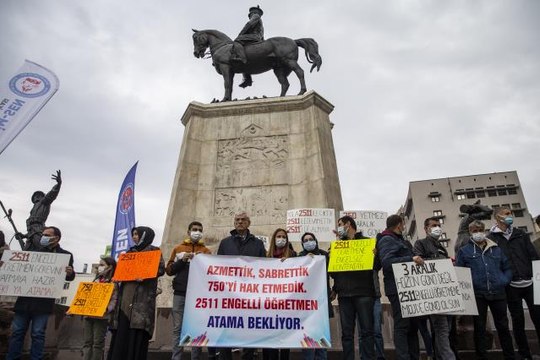 Engelli öğretmen adayları atama talep etti