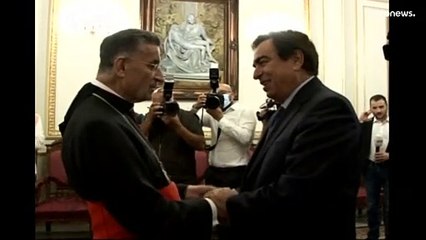 البطريرك اللبناني يدعو الحكومة لنزع فتيل الأزمة مع الخليج وقرداحي يقول إنه لن يستقيل