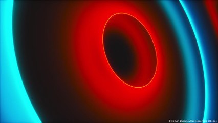 سرعة الصوت وسرعة الضوء