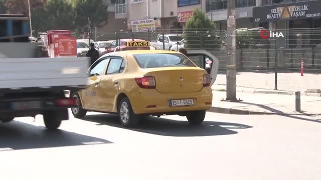 Sivil zabıta ekipleri yolcu gibi bindikleri taksileri denetledi