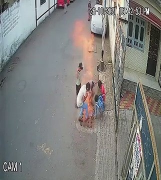 Jeter un pétard dans les égouts... mauvaise idée