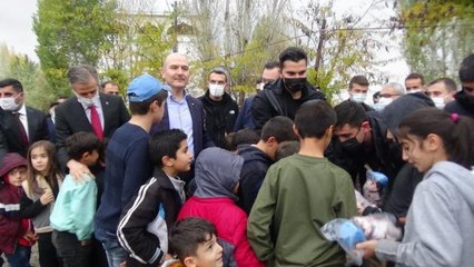 Bakan Soylu, Muş'ta nikah şahitliği yaptı