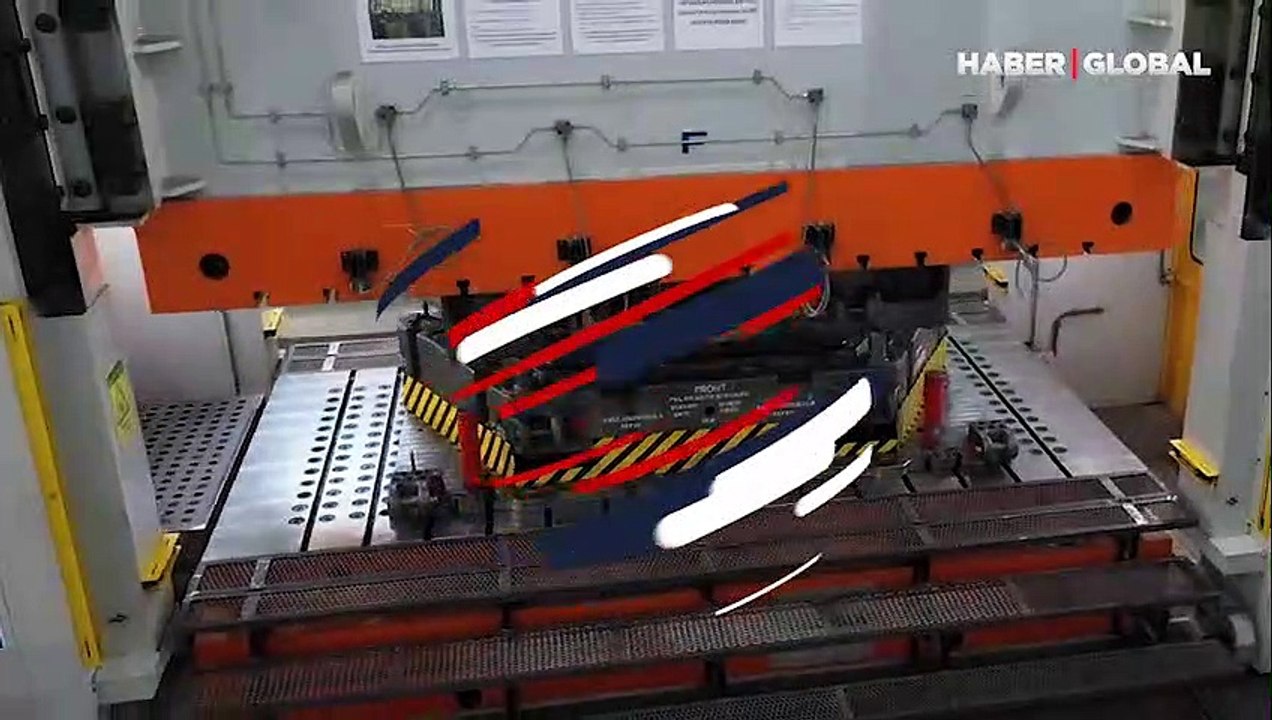 Yerli otomobil TOGG'un üretim bandındaki anları paylaşıldı
