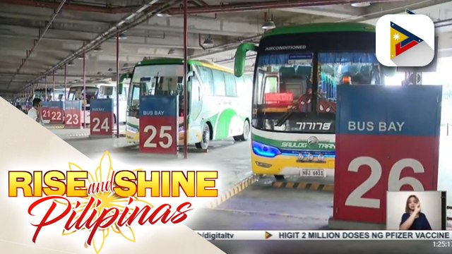 Mga pasaherong dumarating sa PITX ngayong araw, kakaunti na lang; seguridad sa terminal, nananatiling mahigpit