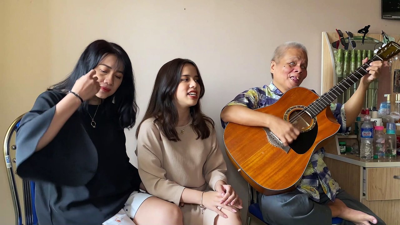 ABBA - Happy New Year ( Cover Guitar ) _ Mina Phan & Mother _ Thanh Điền Guitar| Fingerstyle Guitar Cover | Vietnam Music