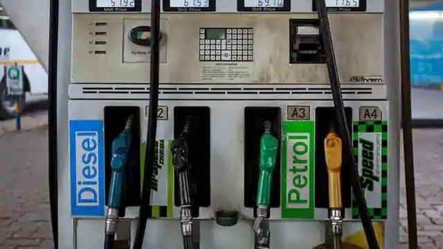 आज फिर बढ़े Petrol-Diesel के दाम, 10 दिन में तीन रूपए महंगा हुआ तेल