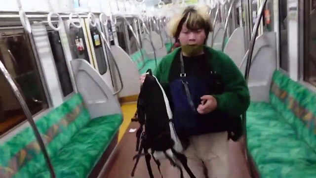 Ιαπωνία: Ντύθηκε «Τζοκερ» και επιτέθηκε με μαχαίρι σε επιβάτες τρένου