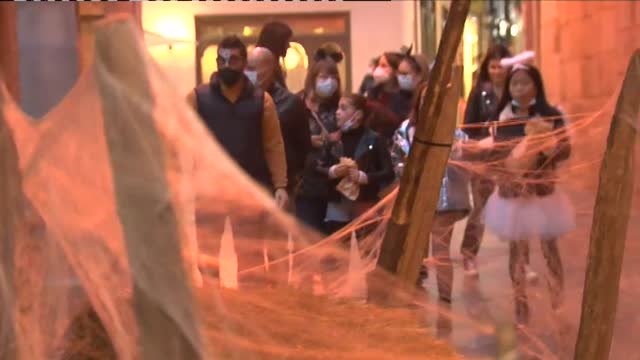 El Samaín convierte el casco viejo de Ourense en todo un escenario de terror