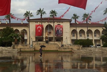 MERSİN'DE SAĞANAK HAYATI OLUMSUZ ETKİLEDİ