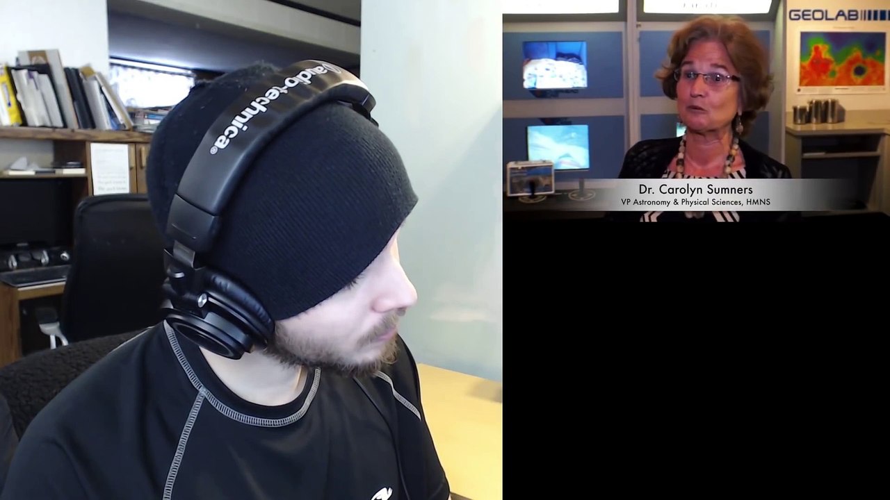 REAL OR FAKE - Reacting to 5 Mysterious REAL Unidentified Flying Objects Caught on Camera (Charmx reupload)