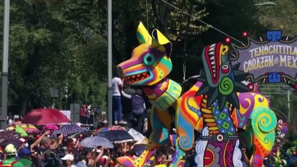 A Mexico, le défilé du Jour des morts revient après la pandémie