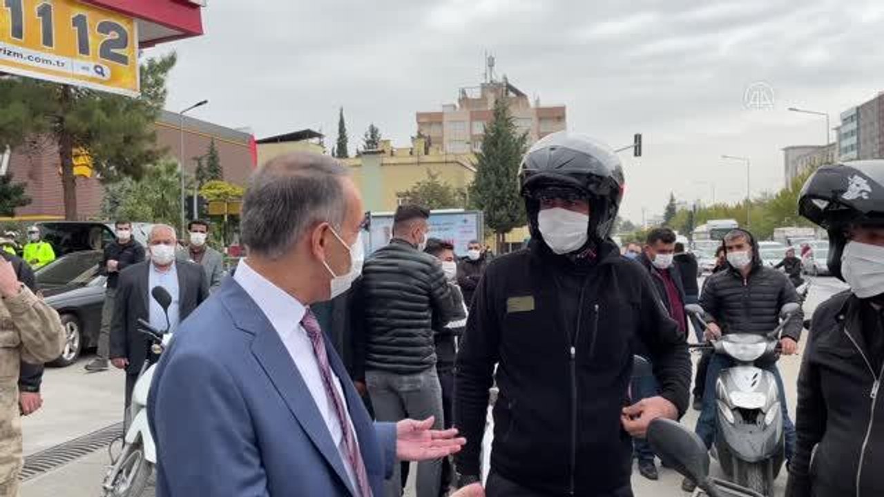 Motosiklet sürücülerine kask dağıtıldı