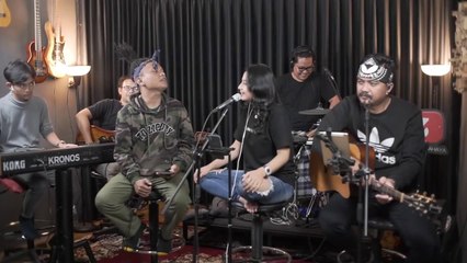 RINDU SERINDUNYA COVER DELISA HERLINA AND  3 PEMUDA BERBAHAYA