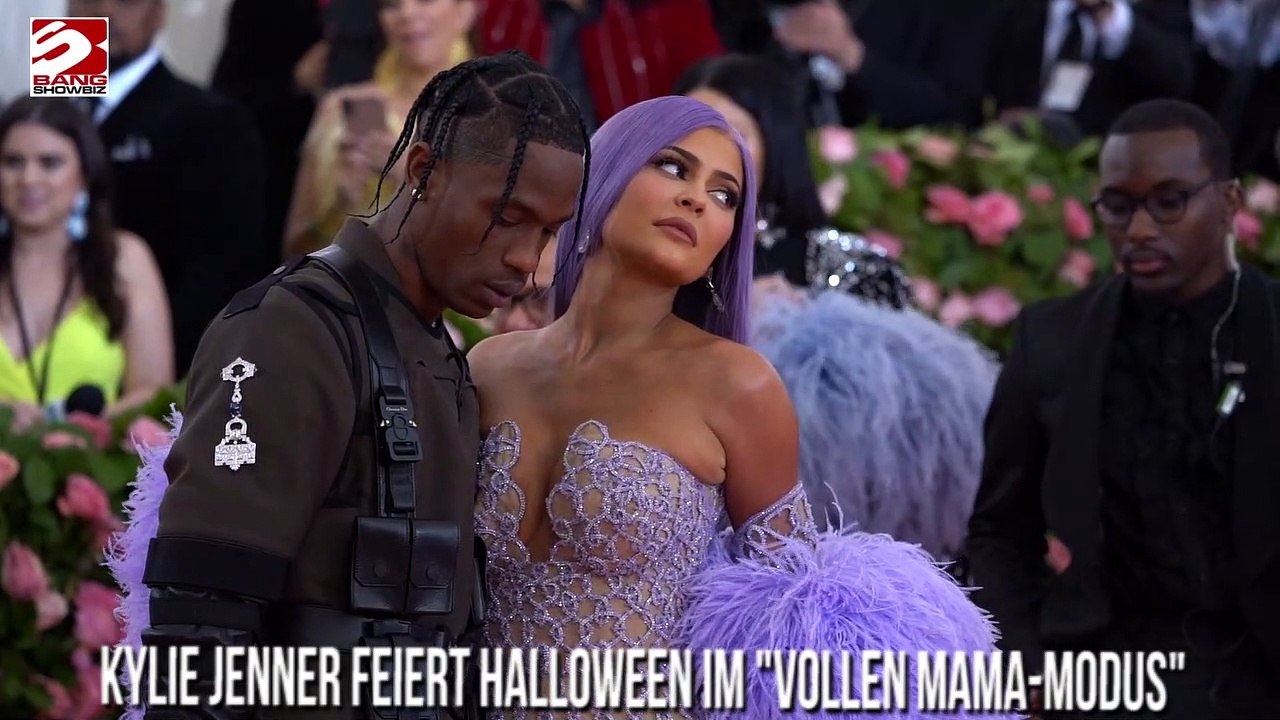 Kylie Jenner feiert Halloween im 'vollen Mama-Modus'