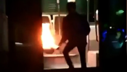 Vaulx-en-Velin : un homme tente d’incendier un bus et se fait frapper par un témoin