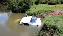 Vídeo: carro com manchas de sangue é encontrado submerso no rio Tibagi