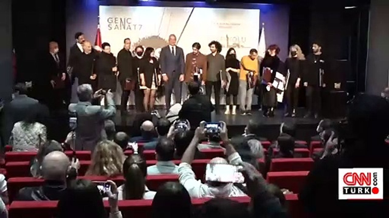 Genç sanatçılar ödüllendirildi