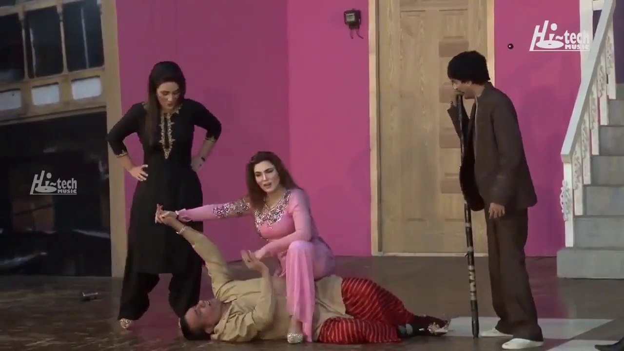 Khushboo and Nasir Chinioti Punjabi Stage Drama Funny Clip