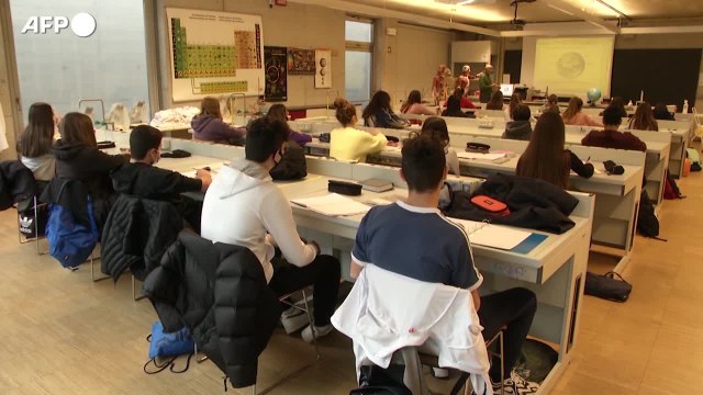 Vaccini, terza dose ai docenti. La Campania la anticipa