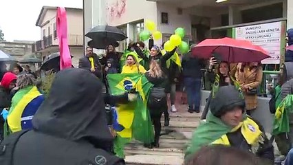Bolsonaro recebe cidadania honorária na Itália entre protestos e aplausos