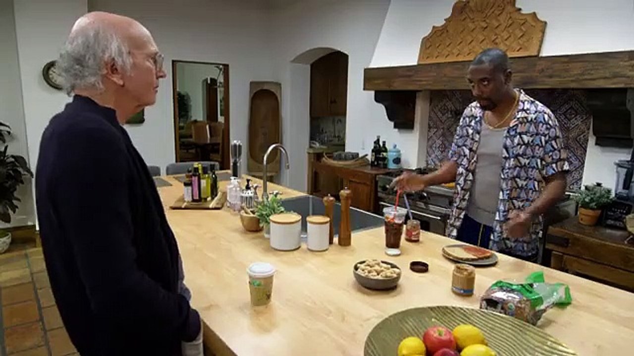 Curb Your Enthusiasm S11E03 The Mini Bar