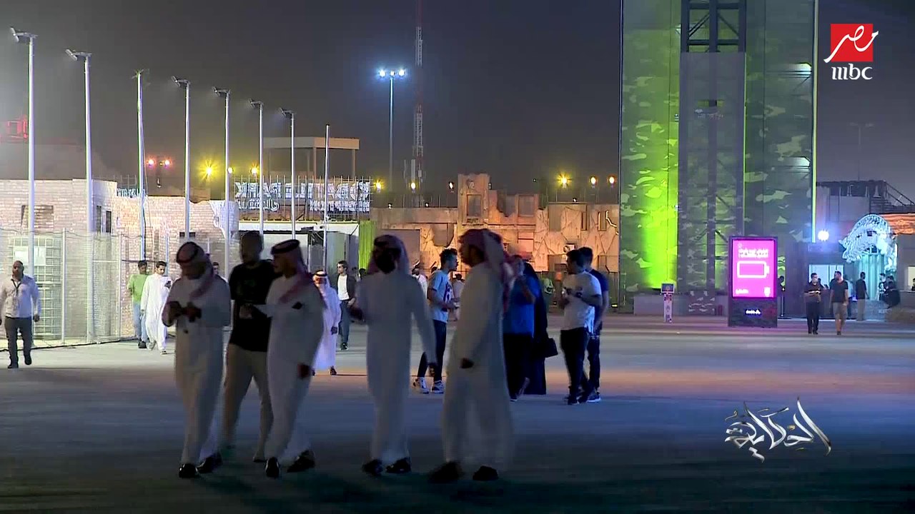 اعرف جميع تفاصيل معارض السلاح وشرائه والأنواع الفريدة المعروضة بالكومبات فيلد بموسم الرياض.. شرح مفصل من محمد القرني خبير السلاح وريان الشهري مسؤول بإحدى شركات السلاح ومحمد بن سعدة مدير شركة السلاح