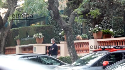 La Infanta Cristina, Iñaki Urdangarin y Mario Pascual Vives saliendo de un restaurante