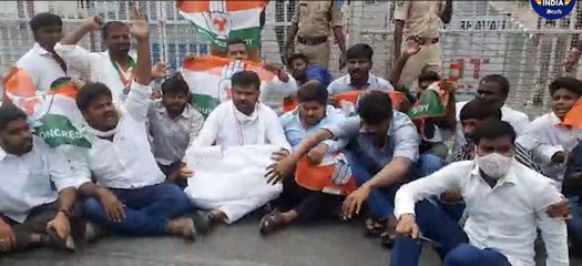 ఉద్యోగాల భర్తీపై ప్రగతి భవన్ ను ముట్టడించిన యువజన కాంగ్రెస్