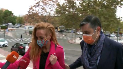 Gloria Camila reacciona y contesta a Rocío Carrasco