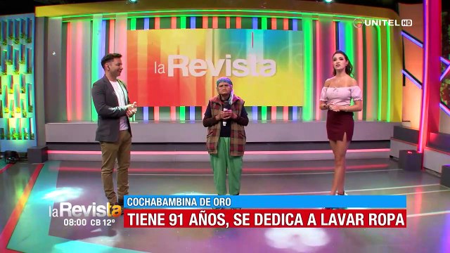Con lágrimas de emoción doña Olga cumple su sueño de cantar y bailar en televisión