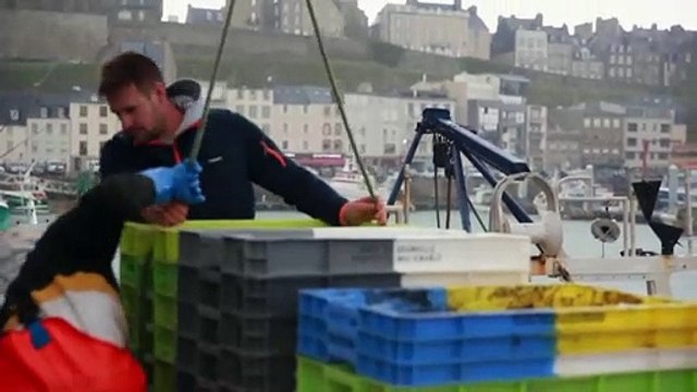 Macron aplaza las sanciones a Londres por las licencias de pesca