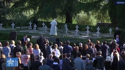 Te groby są przesłaniem pokoju