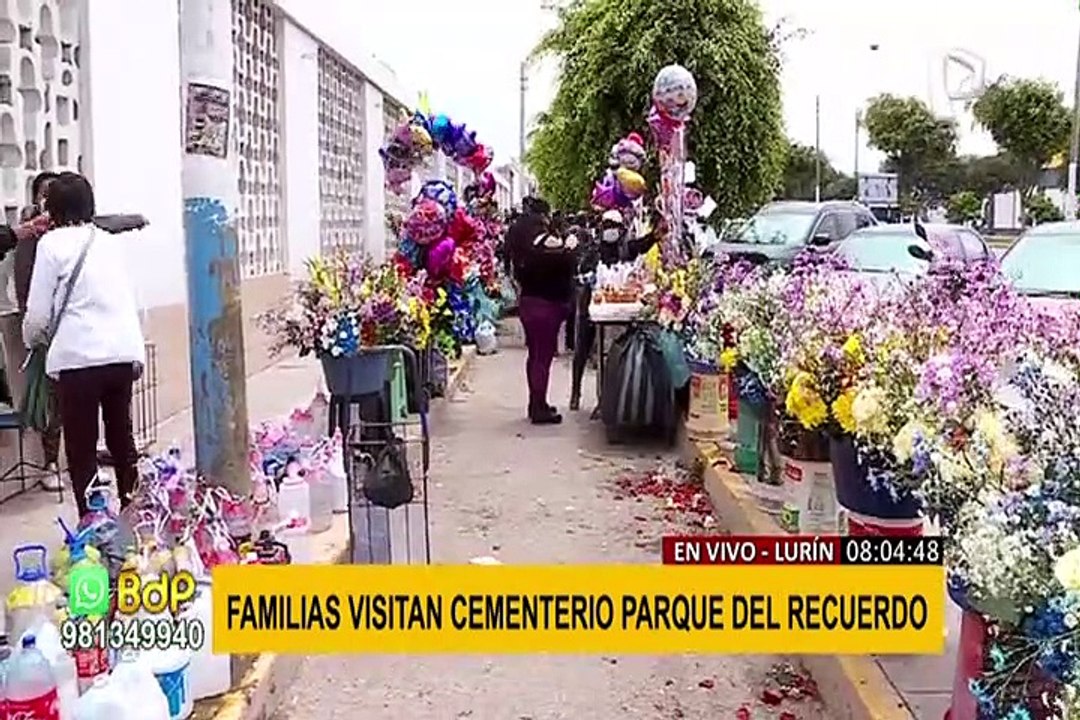 Parque del Recuerdo: familias acuden a cementerio a visitar a sus seres queridos