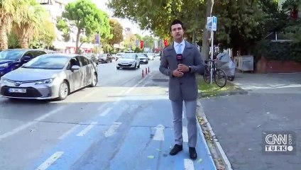 Motorlu araçlar bisiklet yolunda