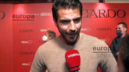 Maxi Iglesias habla del buen momento personal que vive al lado de su pareja Stephanie Cayo