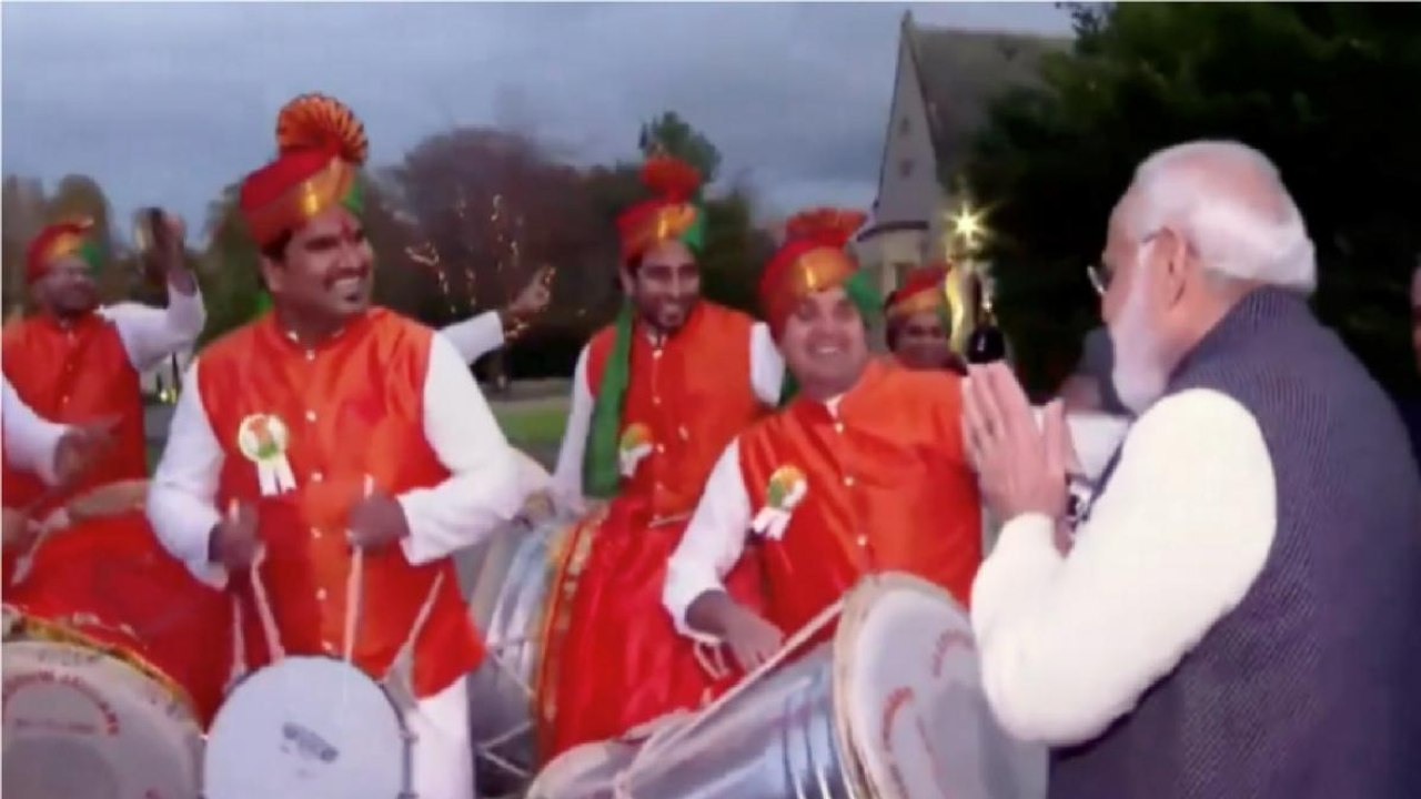 Members of Indian community bid farewell to PM Modi