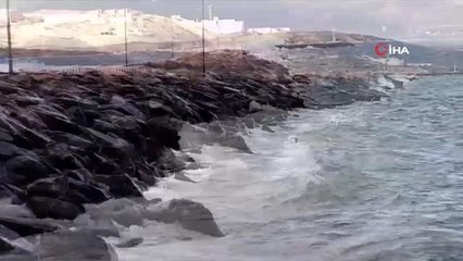 Bandırma'da sis yerini fırtınaya bıraktı