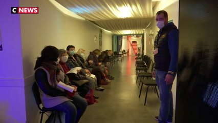 Covid-19 : des centres de vaccination en veille