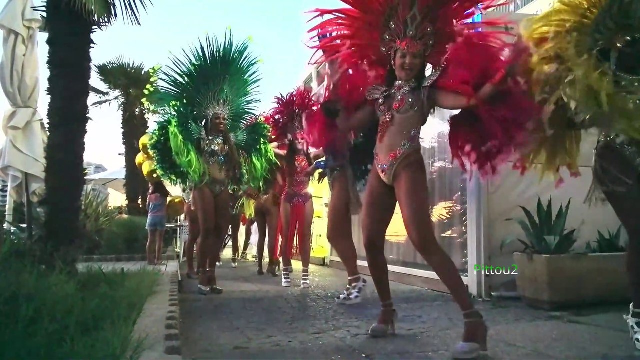 Carnaval de la Grande Motte, danseuses brésiliennes