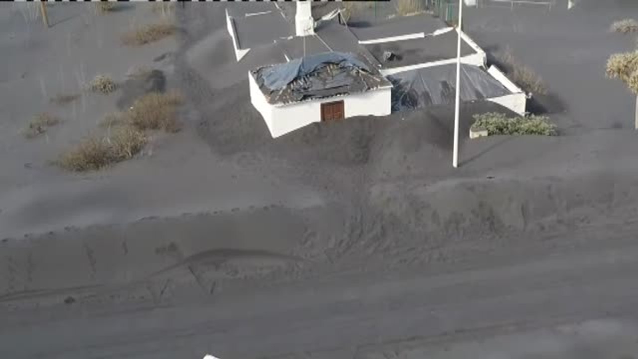 Vuelos cancelados y ferris llenos para salir de La Palma tras el puente