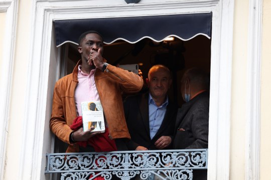 L'écrivain sénégalais Mohamed Mbougar Sarr remporte le prix Goncourt