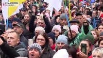 Gegen den Impfzwang: Wütende Proteste in Kiew in der Ukraine