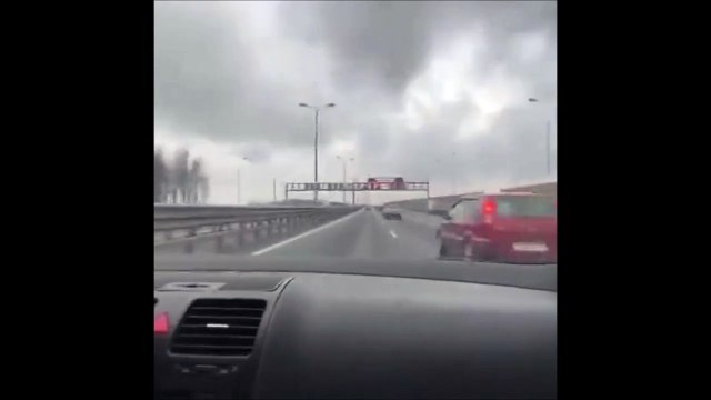 Ces débiles en voiture vont avoir beaucoup de chance